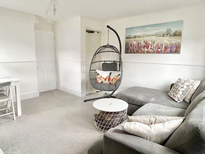 2 bedrooms apartment for sale in Southampton, United Kingdom - Image 3