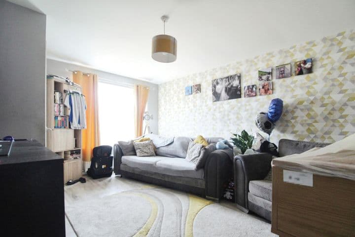 3 bedrooms house for sale in Wakefield, United Kingdom - Image 4