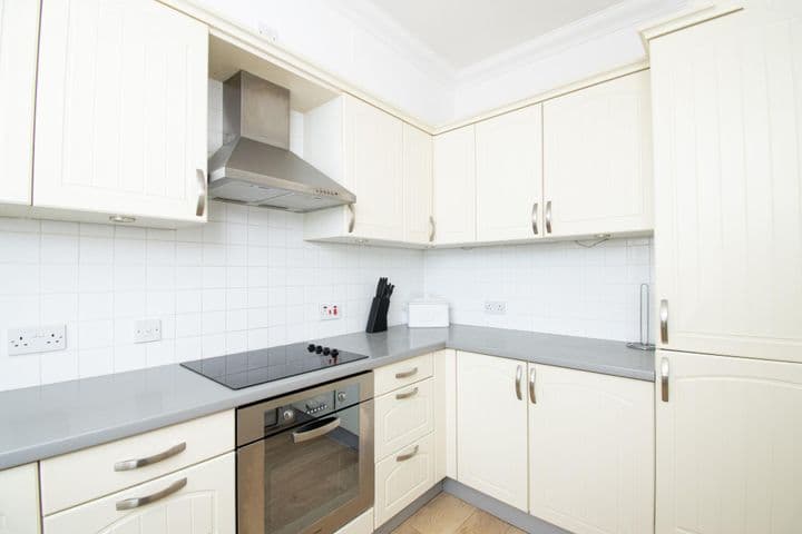 1 bedroom apartment for sale in Montrose, United Kingdom - Image 4