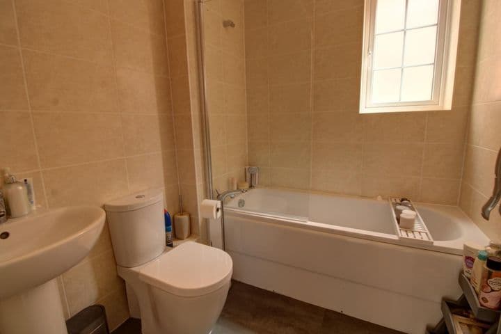 3 bedrooms house for sale in Tadley, United Kingdom - Image 11