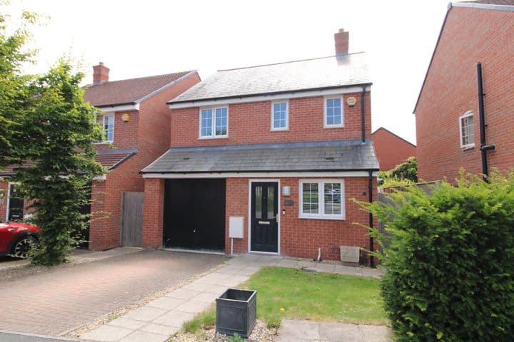 3 bedrooms house for sale in Tadley, United Kingdom - Image 2