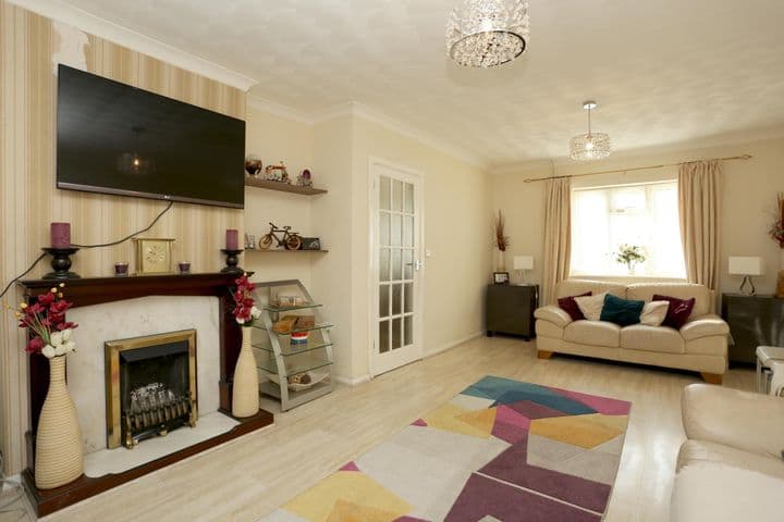 3 bedrooms house for sale in Bromley, United Kingdom - Image 2