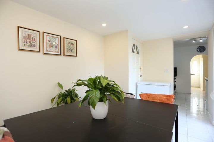 3 bedrooms house for sale in Bromley, United Kingdom - Image 7