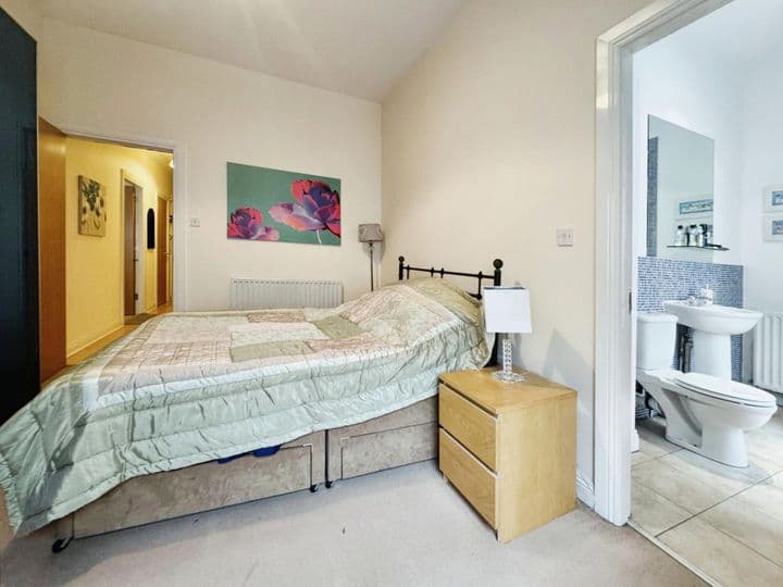 3 bedrooms apartment for sale in Glasgow, United Kingdom - Image 7