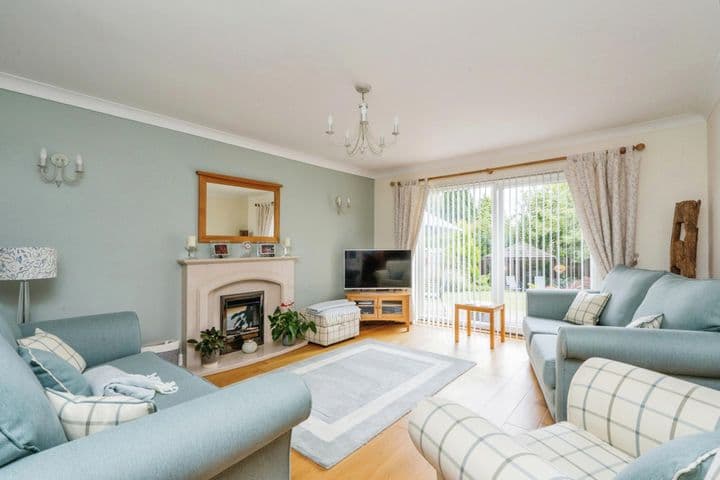 4 bedrooms house for sale in Waterlooville, United Kingdom - Image 3