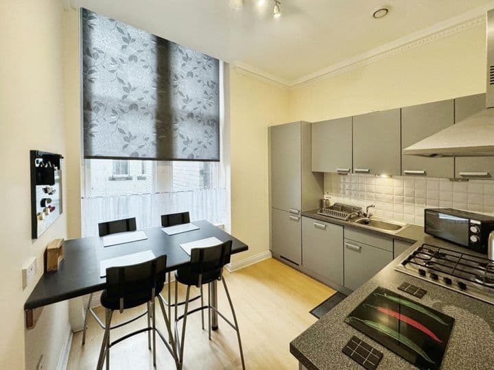 3 bedrooms apartment for sale in Glasgow, United Kingdom - Image 4