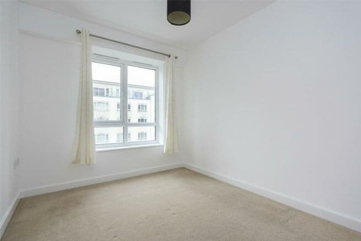 1 bedroom apartment for sale in London, United Kingdom - Image 5