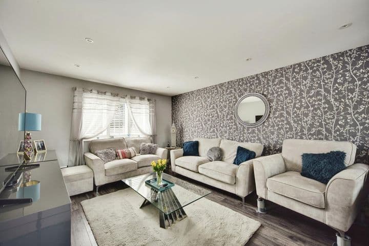 4 bedrooms house for sale in Sheerness, United Kingdom - Image 2