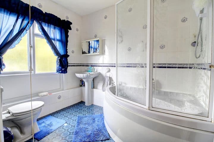 3 bedrooms house for sale in Basingstoke, United Kingdom - Image 12