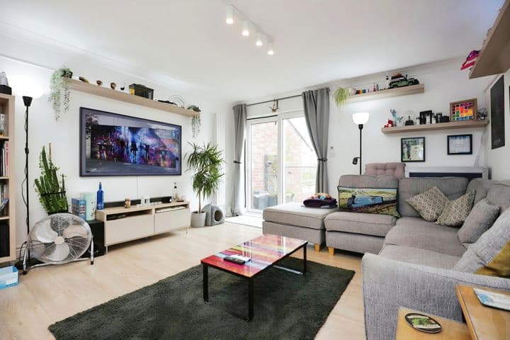 2 bedrooms apartment for sale in Warwick, United Kingdom - Image 4