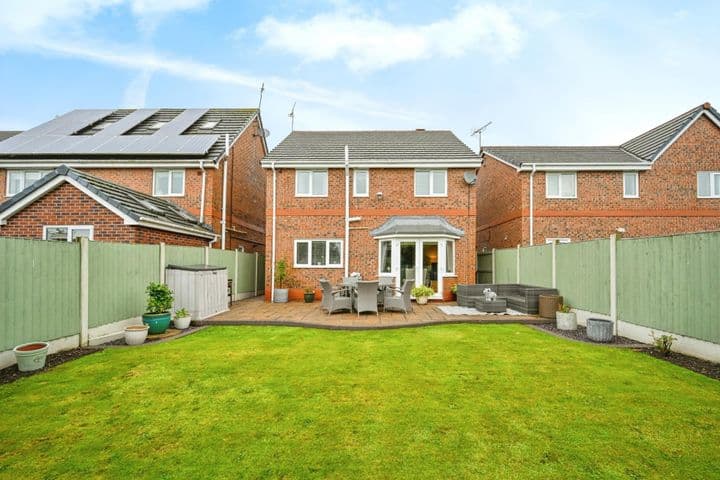 4 bedrooms house for sale in Stafford, United Kingdom - Image 2