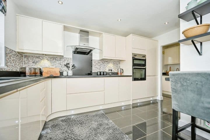 4 bedrooms house for sale in Stafford, United Kingdom - Image 4