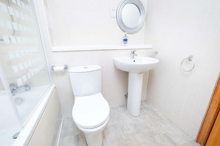 2 bedrooms apartment for sale in Montrose, United Kingdom - Image 12