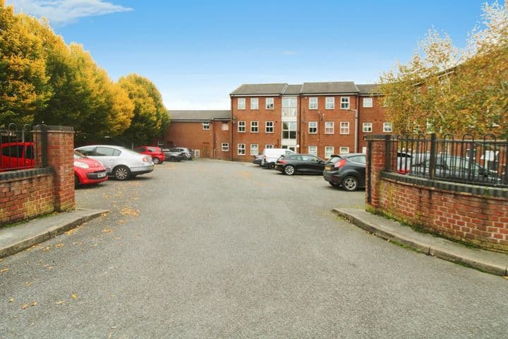 2 bedrooms apartment for sale in Birmingham, United Kingdom - Image 4