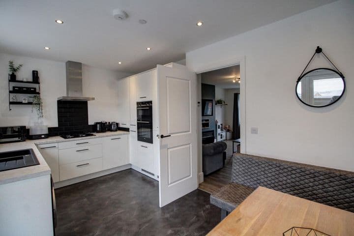 3 bedrooms house for sale in Caldicot, United Kingdom - Image 10