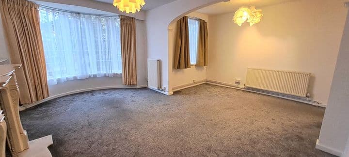 2 bedrooms apartment for sale in Cardiff, United Kingdom - Image 3