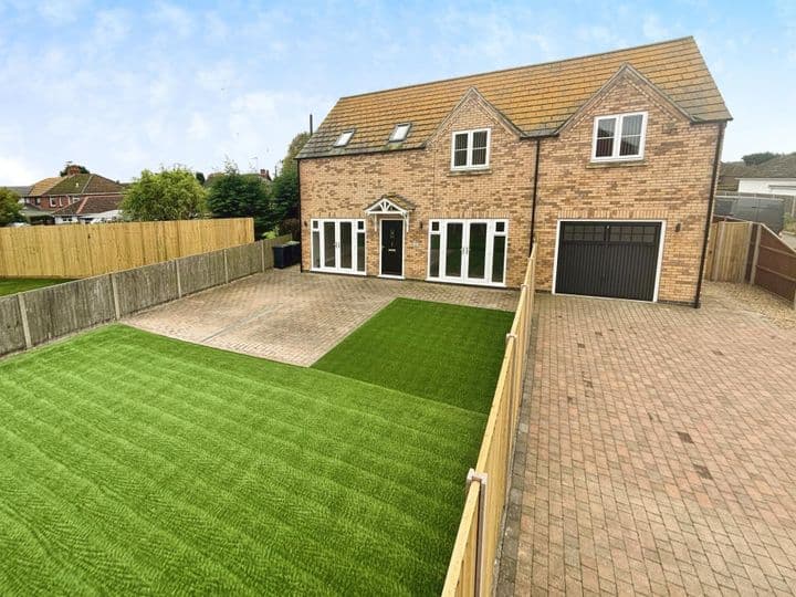 4 bedrooms house for sale in Skellingthorpe, United Kingdom - Image 2