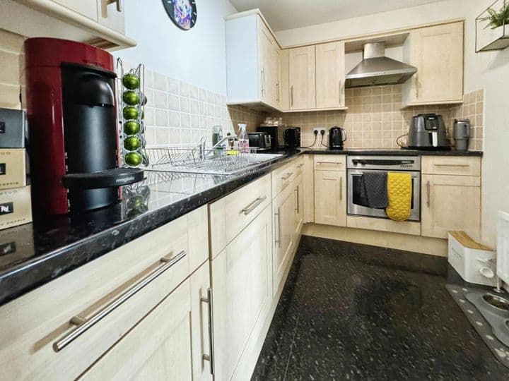 2 bedrooms apartment for sale in Paisley, United Kingdom - Image 5