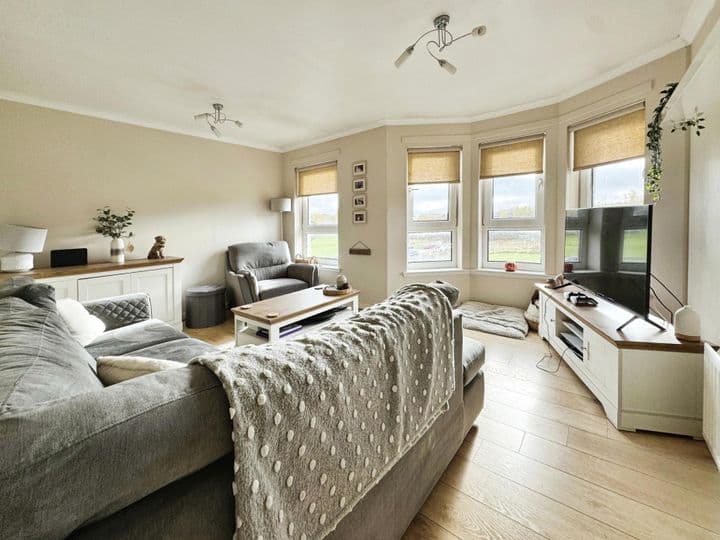 2 bedrooms apartment for sale in Paisley, United Kingdom - Image 2