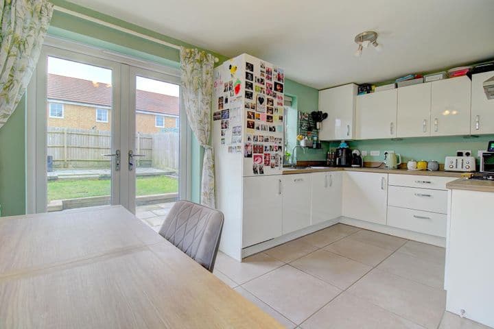 3 bedrooms house for sale in Cannock, United Kingdom - Image 3