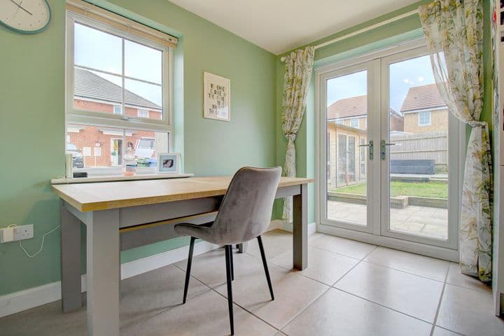 3 bedrooms house for sale in Cannock, United Kingdom - Image 4