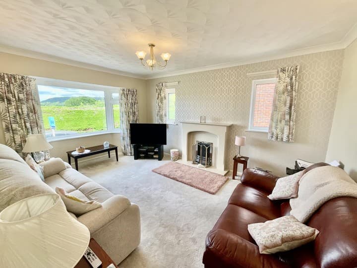 2 bedrooms house for sale in Helsby, United Kingdom - Image 3