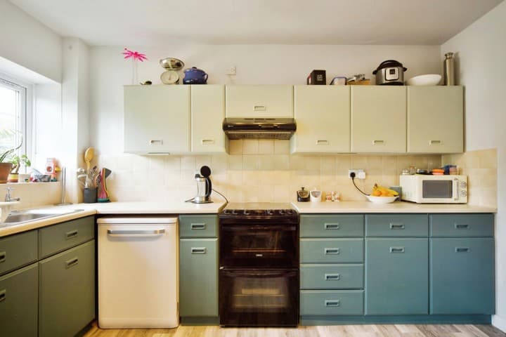 3 bedrooms apartment for sale in London, United Kingdom - Image 2