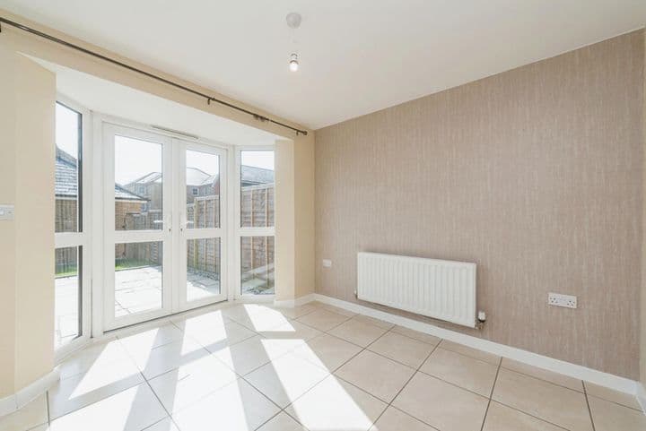 3 bedrooms house for sale in Hook, United Kingdom - Image 4