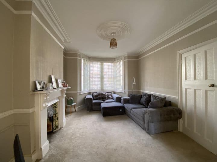 3 bedrooms house for sale in Westcliff-On-Sea, United Kingdom - Image 7