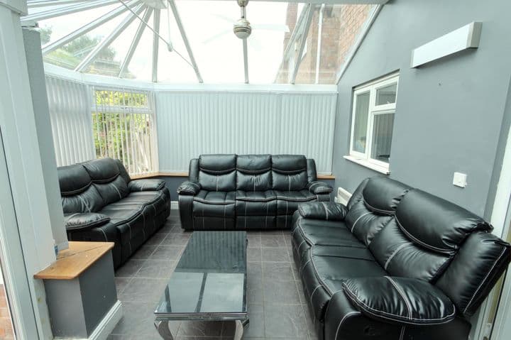 2 bedrooms house for sale in Walsall, United Kingdom - Image 8