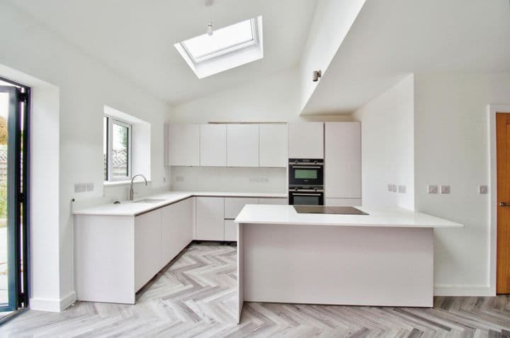 4 bedrooms house for sale in Brentwood, United Kingdom - Image 5