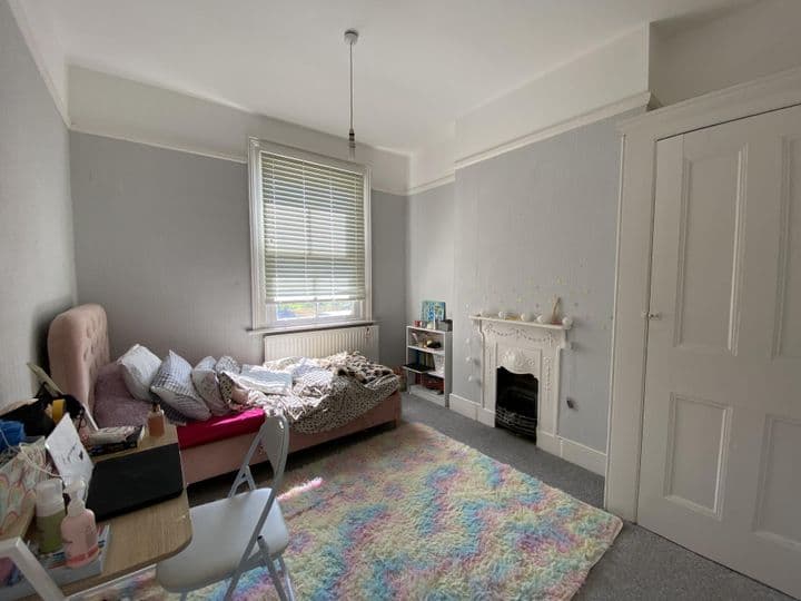 3 bedrooms house for sale in Westcliff-On-Sea, United Kingdom - Image 10