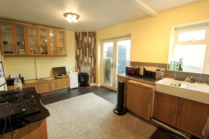 2 bedrooms house for sale in Walsall, United Kingdom - Image 5