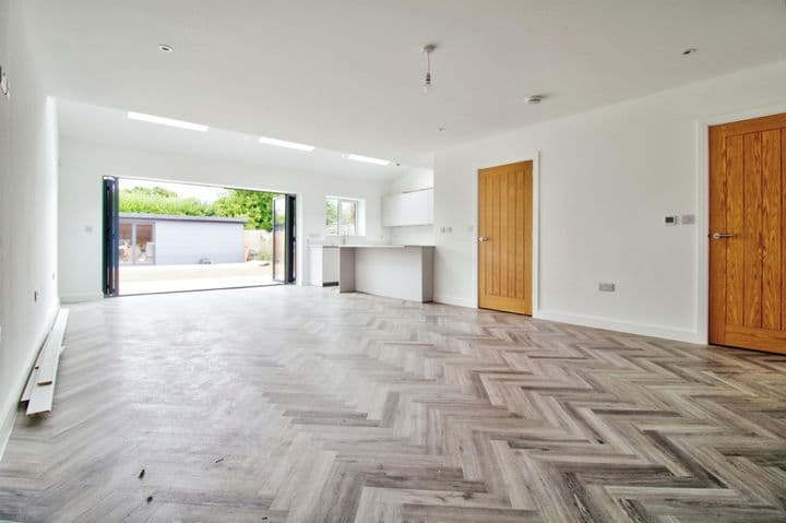 4 bedrooms house for sale in Brentwood, United Kingdom - Image 3