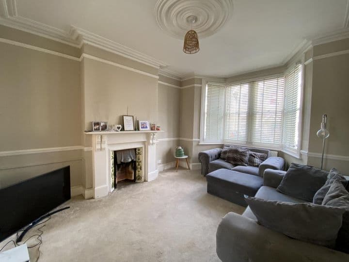 3 bedrooms house for sale in Westcliff-On-Sea, United Kingdom - Image 4