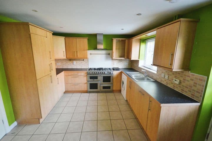 4 bedrooms house for sale in Stevenage, United Kingdom - Image 7