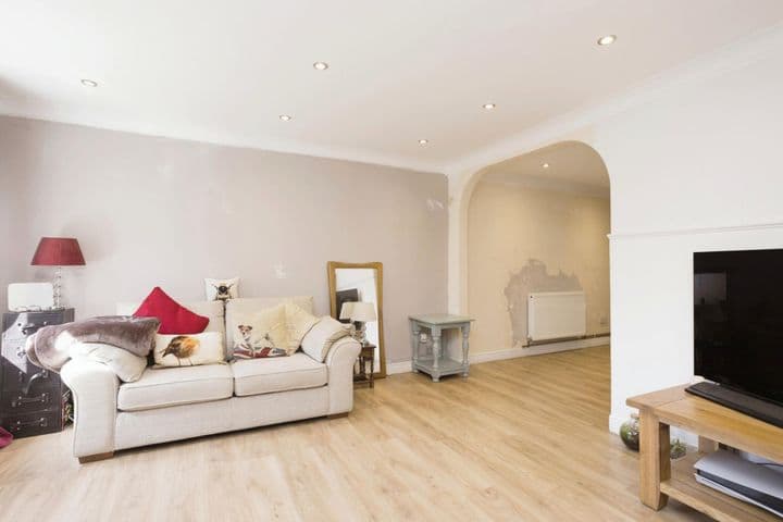 3 bedrooms house for sale in Horsham, United Kingdom - Image 7