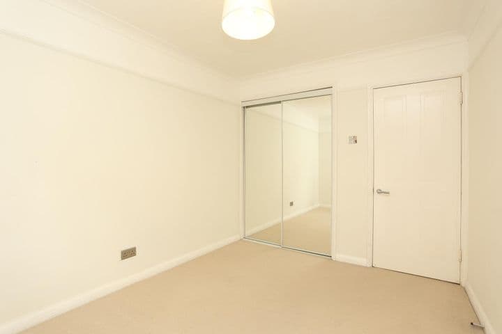 2 bedrooms apartment for sale in Beckenham, United Kingdom - Image 11