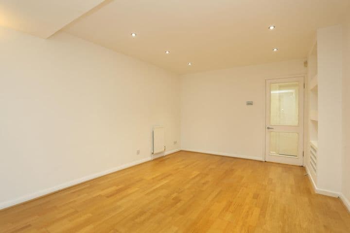 2 bedrooms apartment for sale in Beckenham, United Kingdom - Image 7