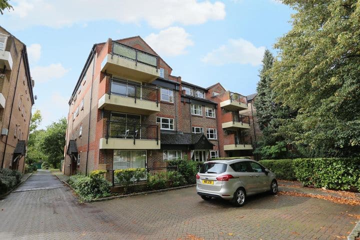 2 bedrooms apartment for sale in Beckenham, United Kingdom - Image 2