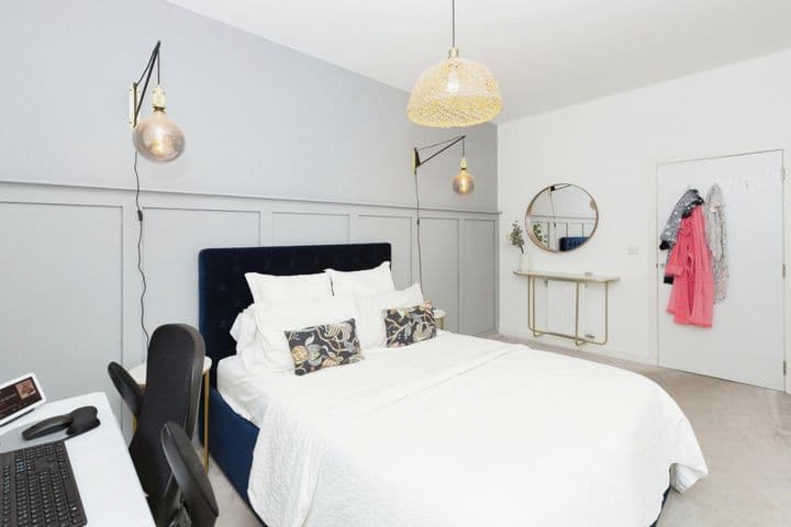 3 bedrooms apartment for sale in London, United Kingdom - Image 8