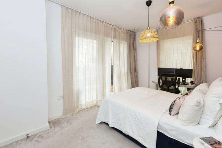 3 bedrooms apartment for sale in London, United Kingdom - Image 10