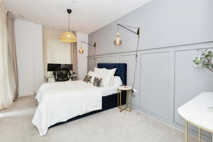 3 bedrooms apartment for sale in London, United Kingdom - Image 7