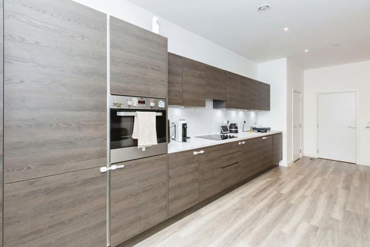 3 bedrooms apartment for sale in London, United Kingdom - Image 6