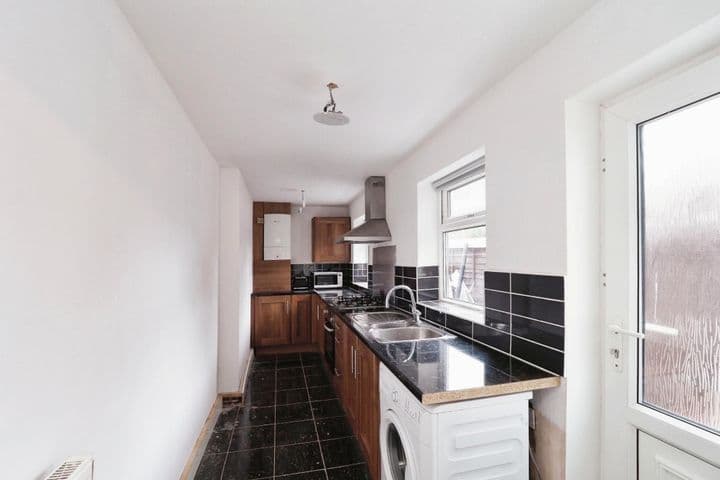 4 bedrooms house for sale in Nottingham, United Kingdom - Image 3