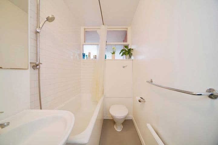 2 bedrooms apartment for sale in London, United Kingdom - Image 7