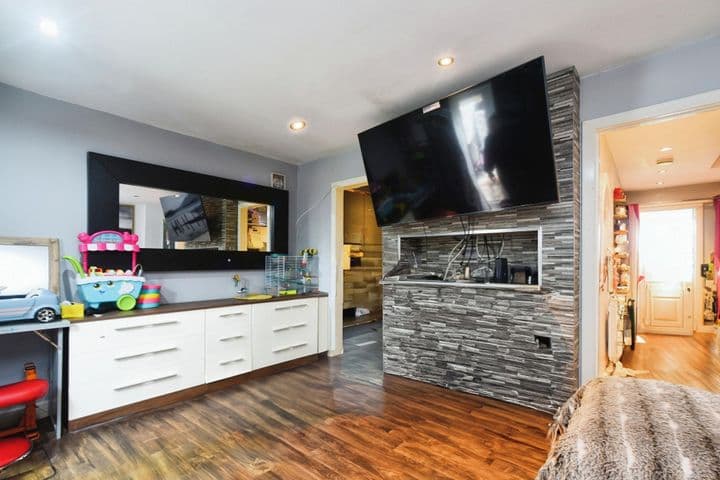 3 bedrooms house for sale in Swindon, United Kingdom - Image 5