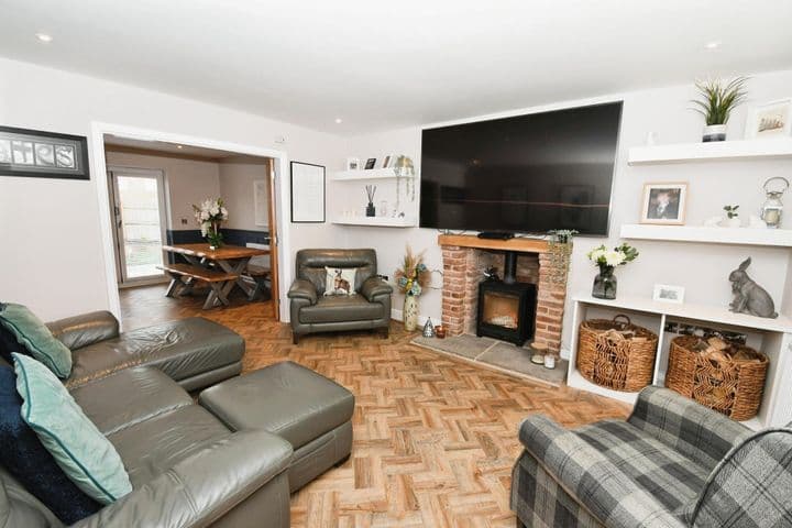 4 bedrooms house for sale in North Hykeham, United Kingdom - Image 2