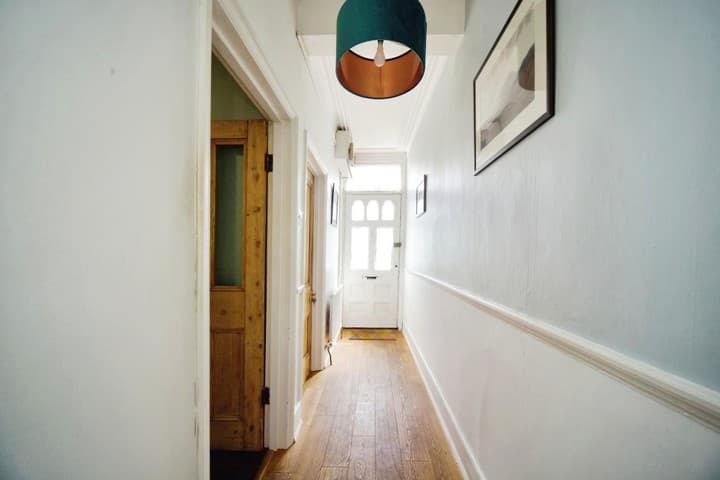 2 bedrooms house for sale in London, United Kingdom - Image 17