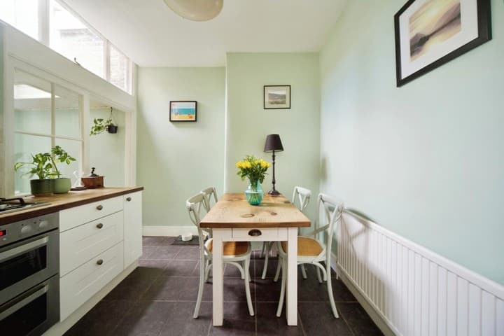 2 bedrooms house for sale in London, United Kingdom - Image 9